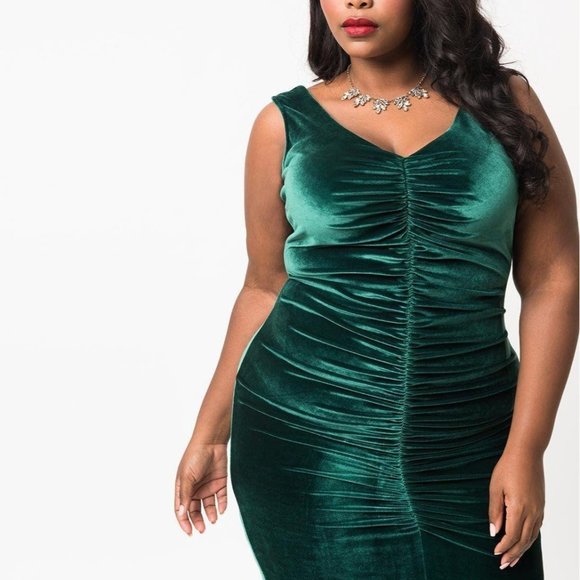 Bettie Page Velvet Wiggle Dress | Extra Large - Picture 11 of 11